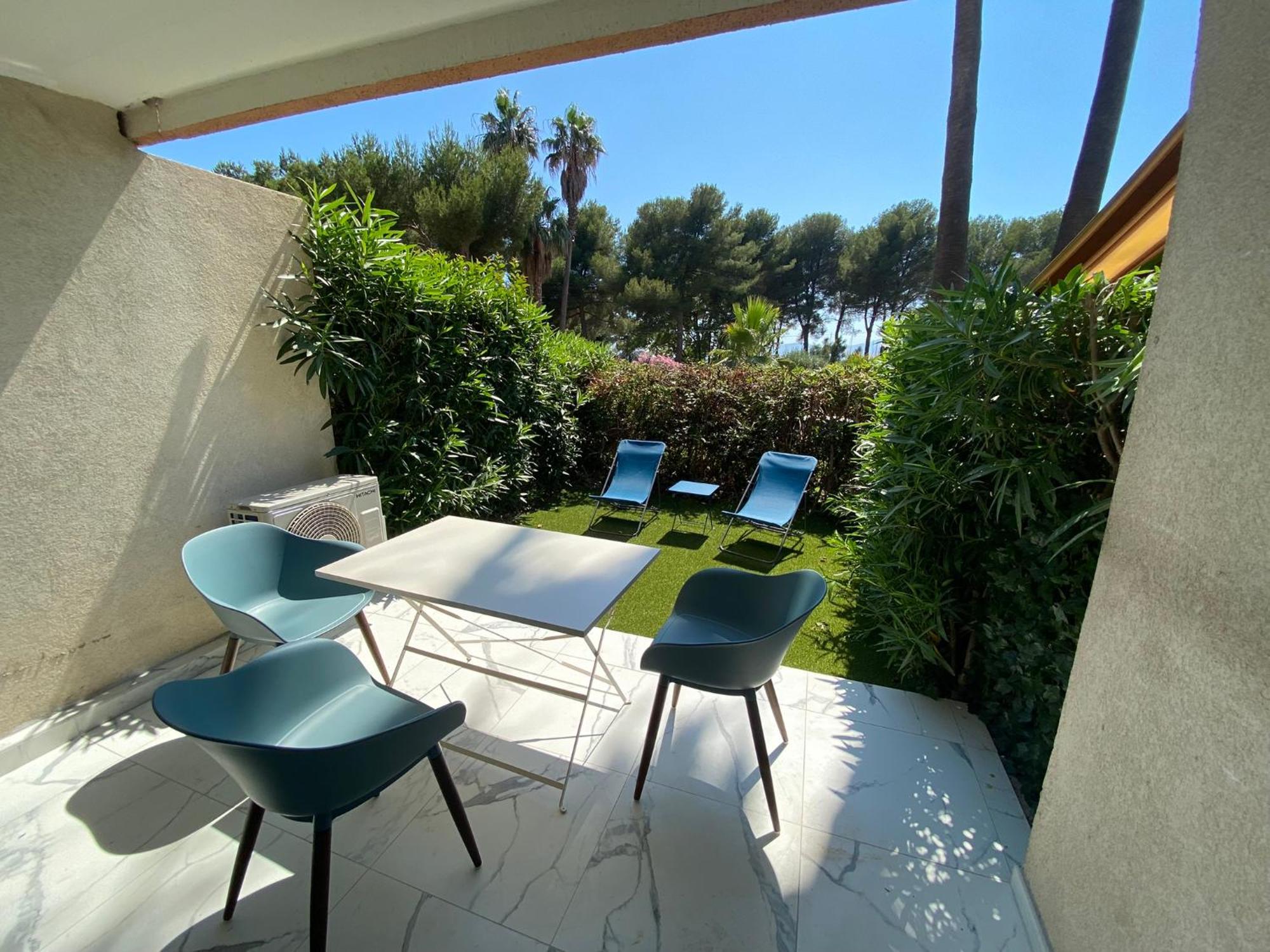 Appartement Face Mer Et Port Santa Lucia Climatise Et Wifi Saint-Raphaël Exteriör bild