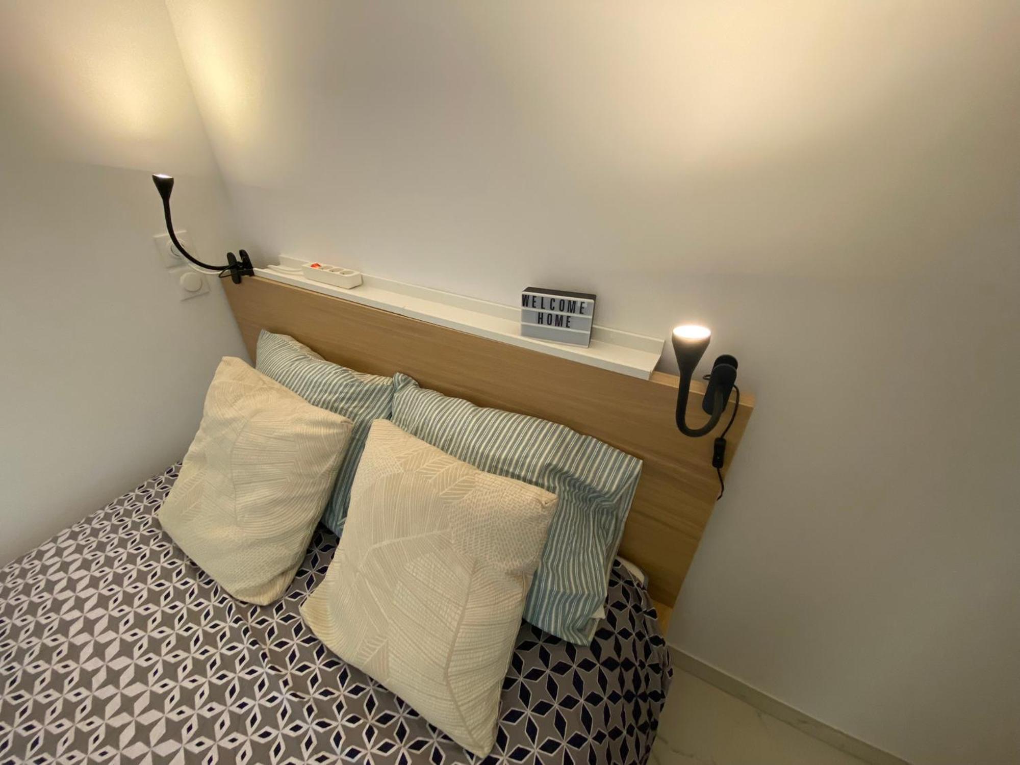 Appartement Face Mer Et Port Santa Lucia Climatise Et Wifi Saint-Raphaël Exteriör bild