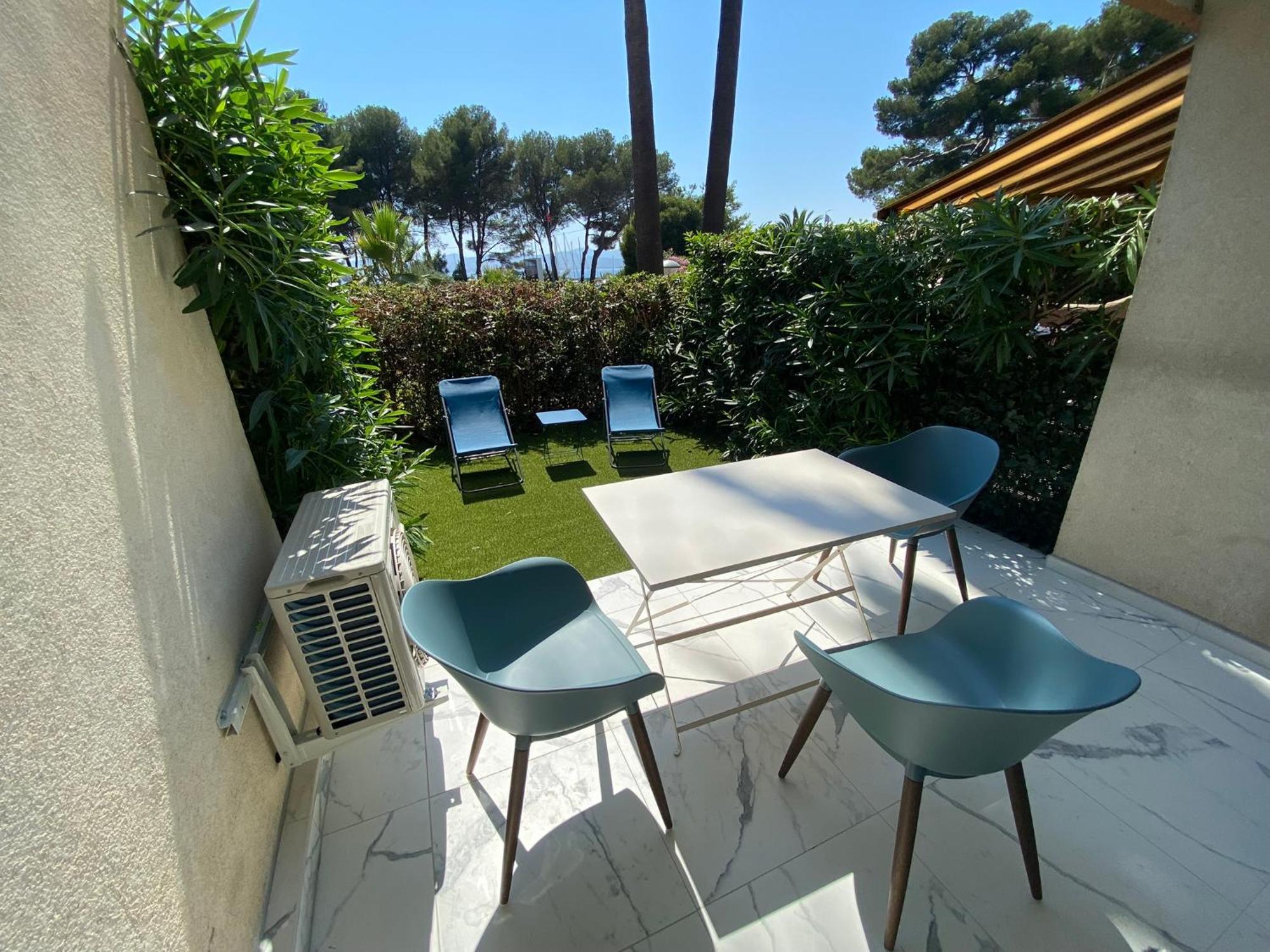 Appartement Face Mer Et Port Santa Lucia Climatise Et Wifi Saint-Raphaël Exteriör bild
