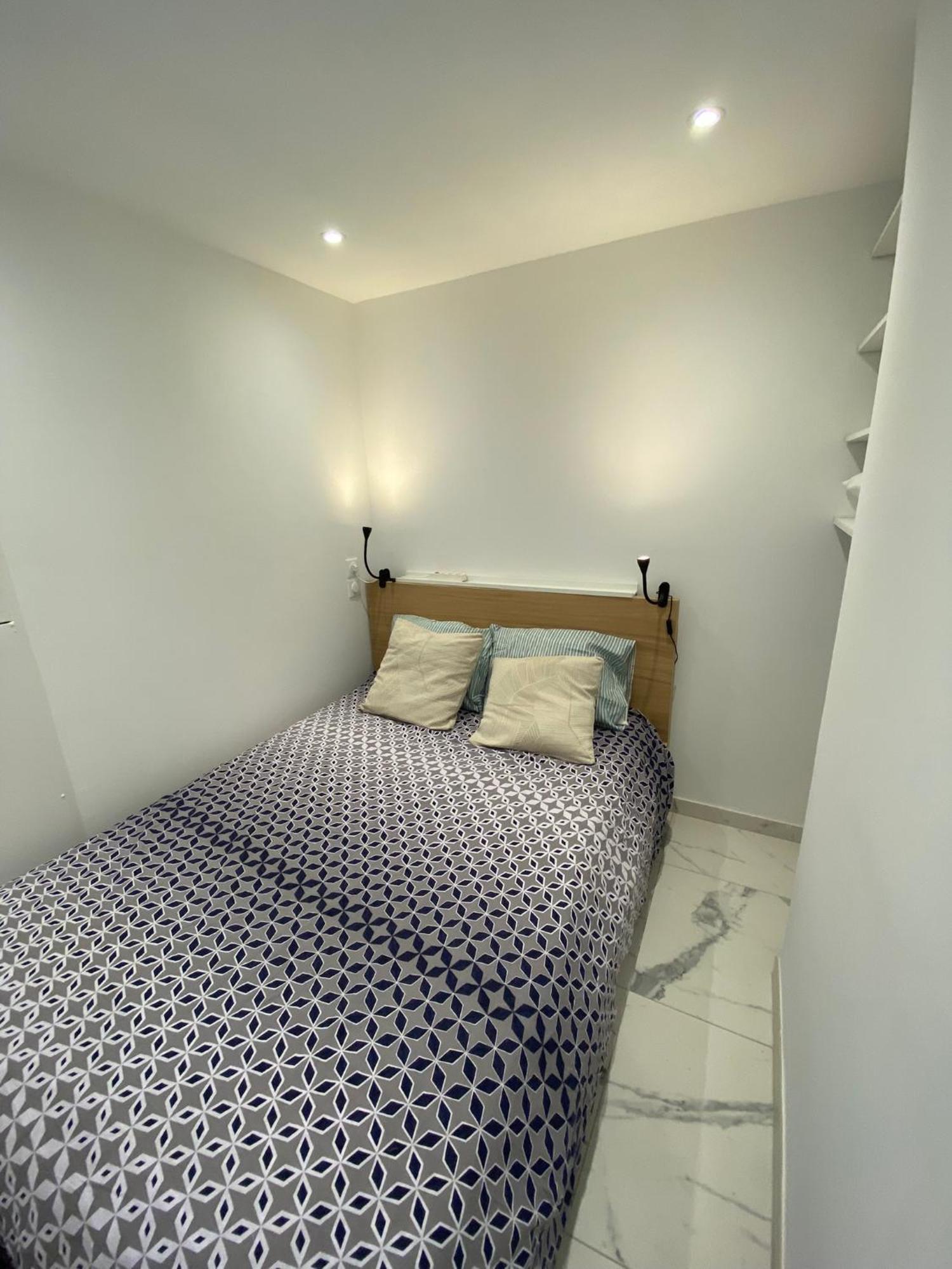 Appartement Face Mer Et Port Santa Lucia Climatise Et Wifi Saint-Raphaël Exteriör bild