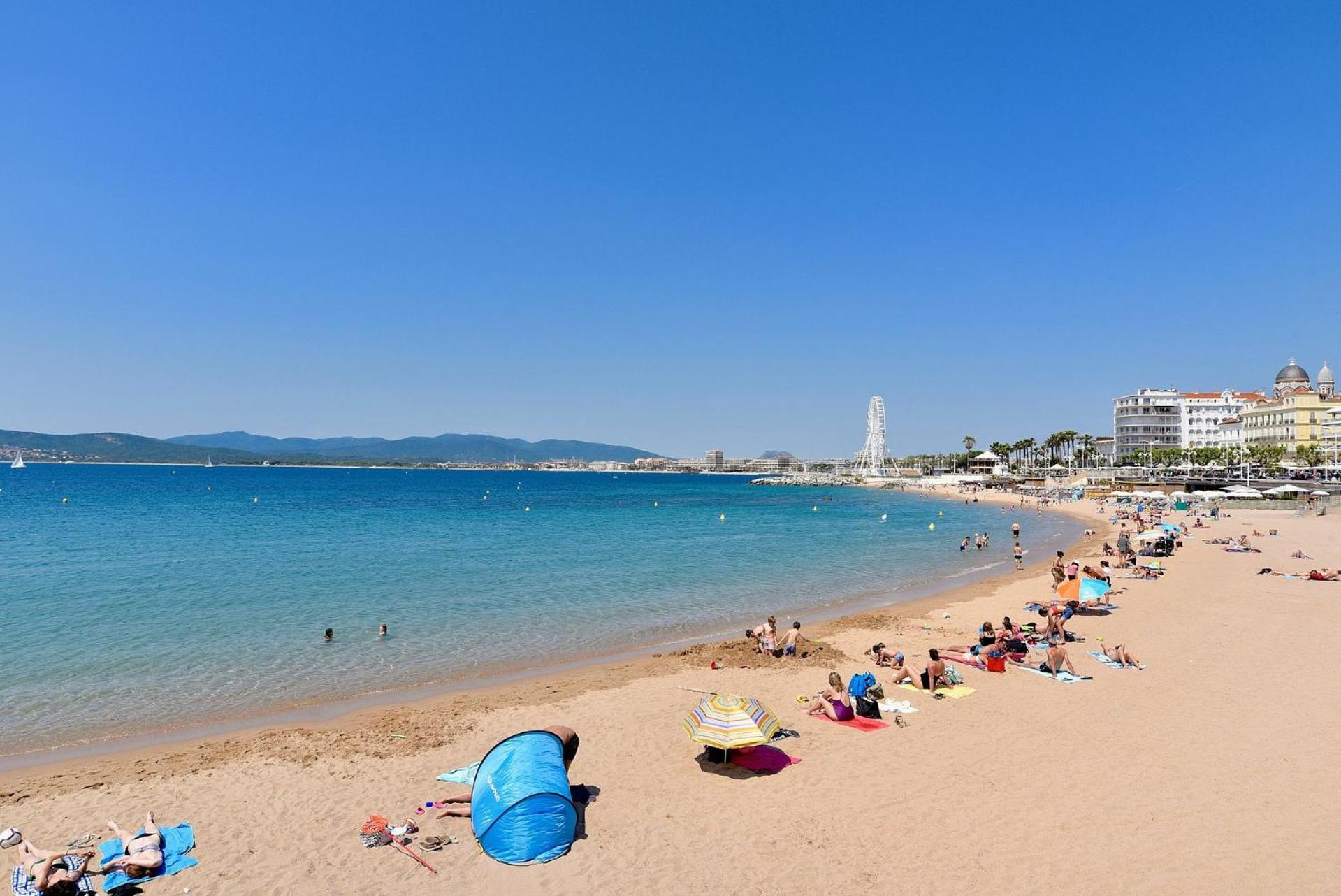 Appartement Face Mer Et Port Santa Lucia Climatise Et Wifi Saint-Raphaël Exteriör bild